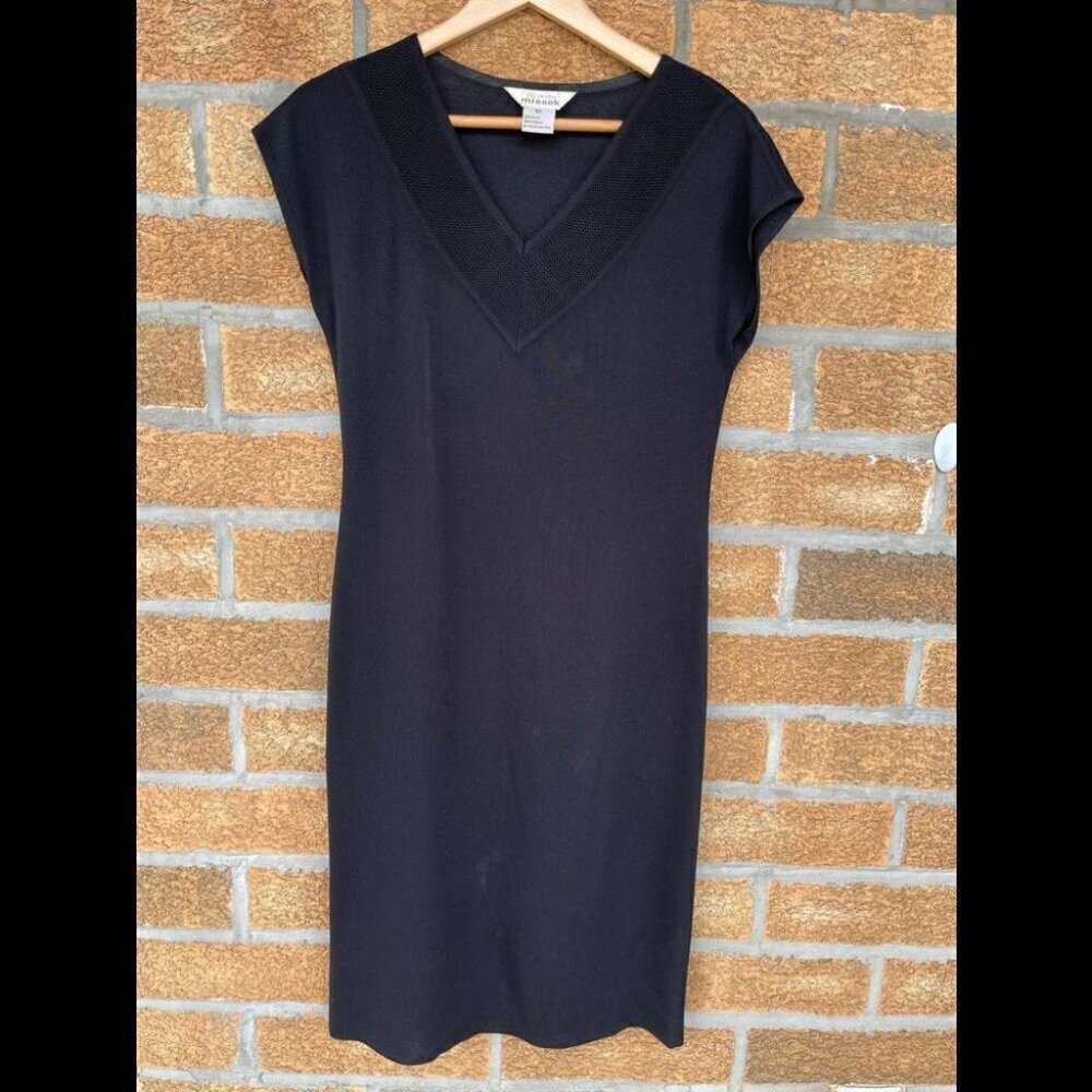Exclusively Misook Black Short Sleeve xs